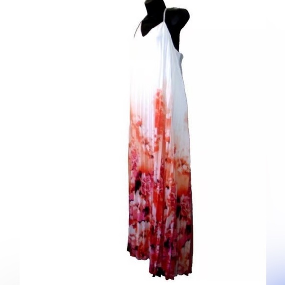 Bisou Bisou Dresses & Skirts - Bisou Bisou White Elegant Dress